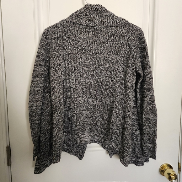 Express Black and White Open Shawl Collar Cardigan - Picture 2 of 3